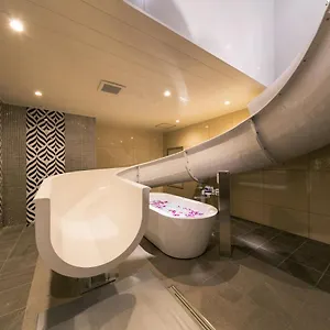hotel-eldia-modern-kobe-adults-only.hotels-osaka.net/